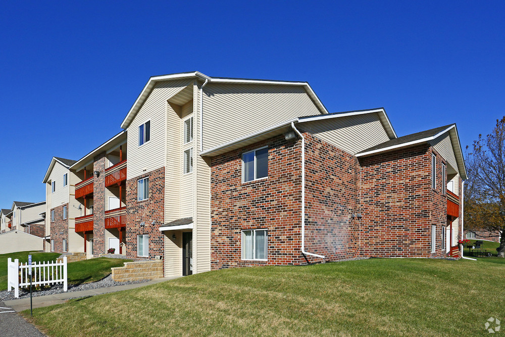 Cobblestone Square APARTMENTS