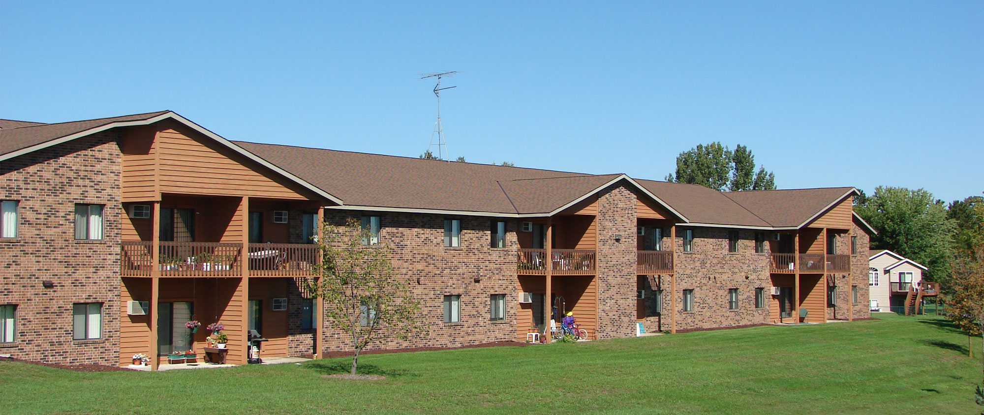 Lakeside Apartments