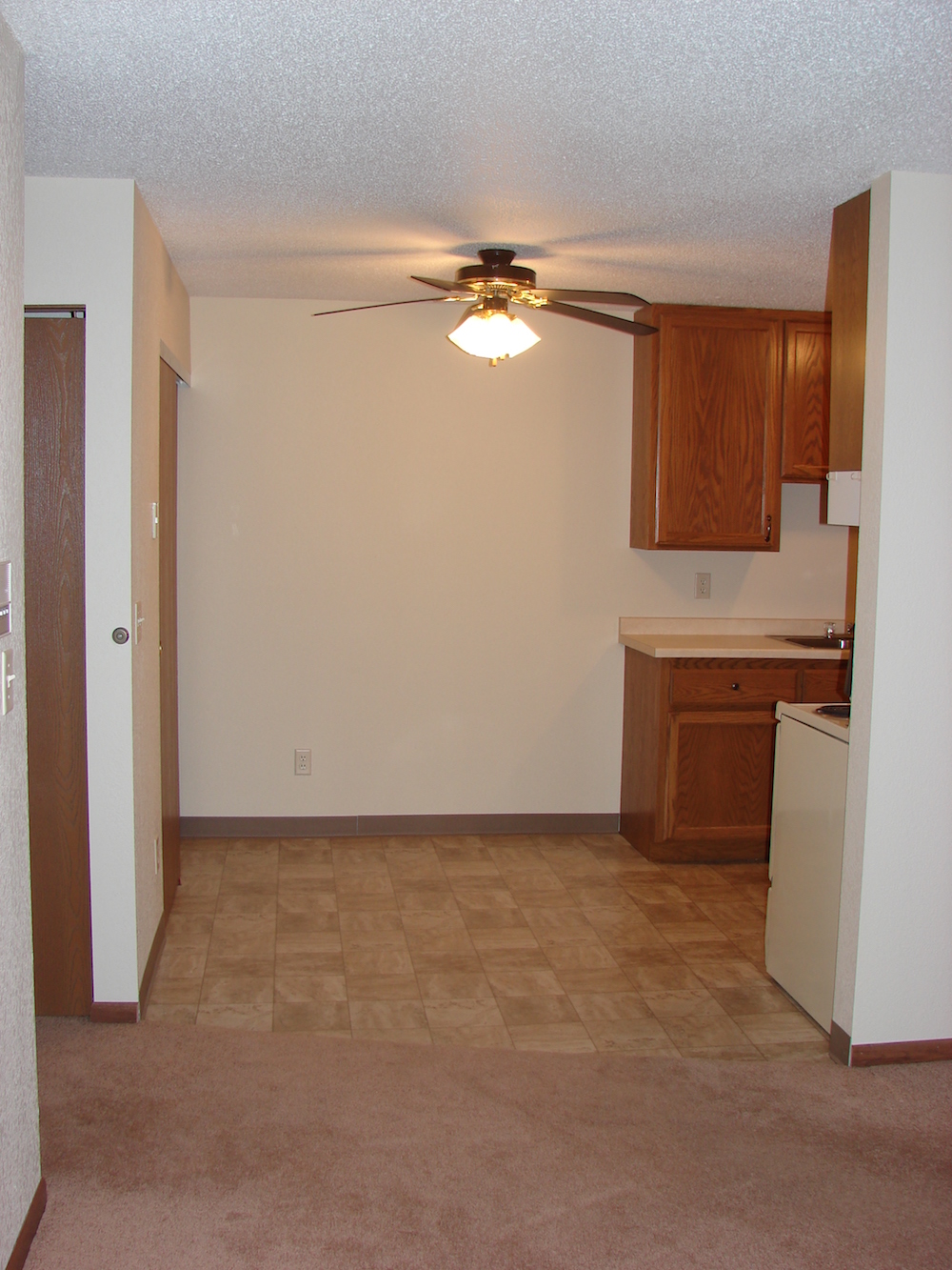 Summit Avenue Aparments | JJS Property Management